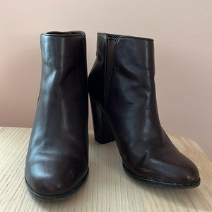 ANN TAYLOR Chestnut Brown Leather Ankle Boots Size 7